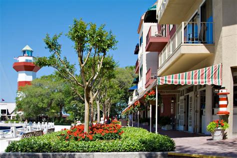 hilton head harbour town shopping.